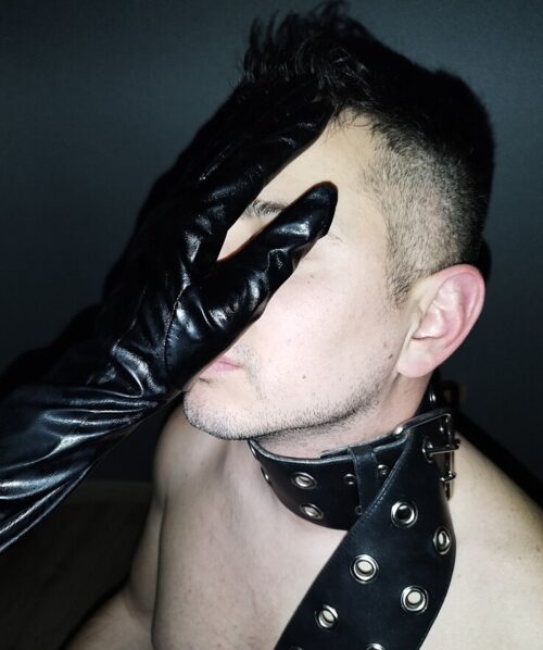 gloves mistress, submit Berlin Mistress